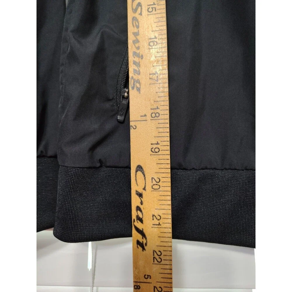 Nike Boys Sportswear Wind Runner Just Do It Hooded Jacket in Black Size Medium
